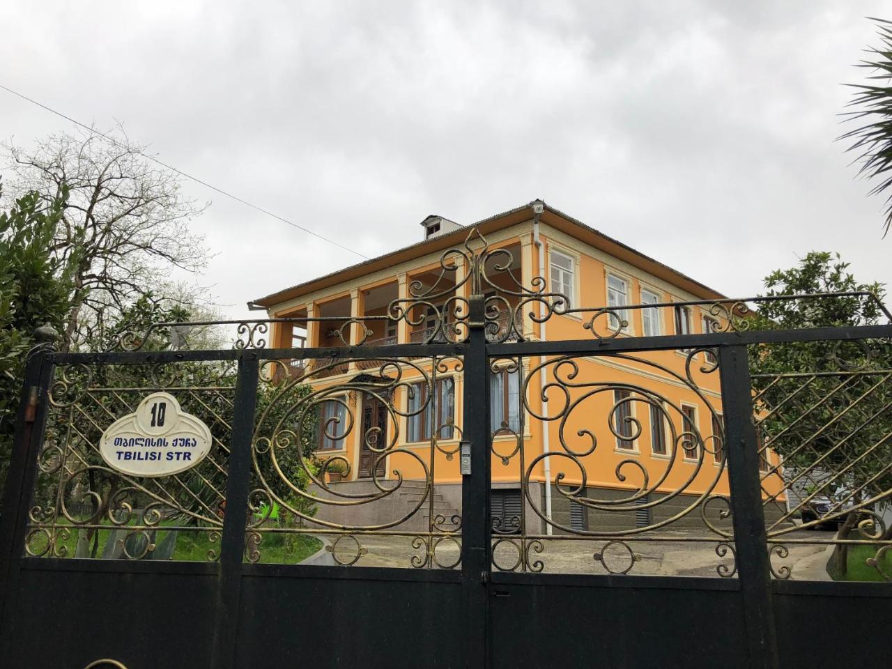 Temo Guest House 10 Batumi Eksteriør billede
